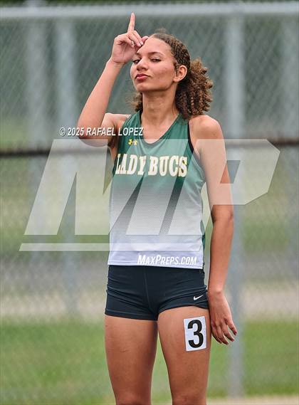 Thumbnail 2 in UIL 3A Track & Field District (200M) photogallery.