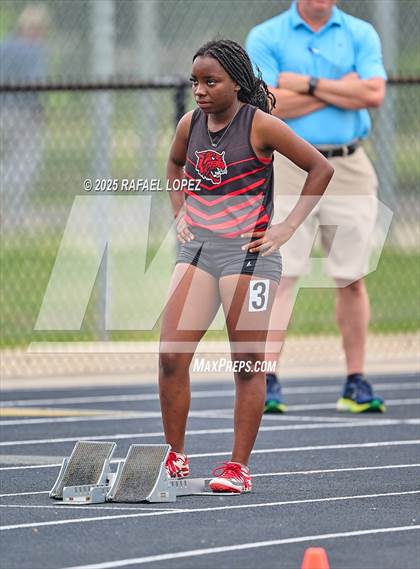 Thumbnail 3 in UIL 3A Track & Field District (200M) photogallery.