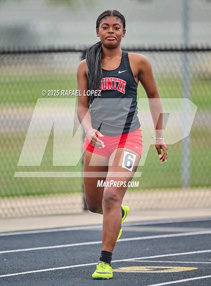 Thumbnail 2 in UIL 3A Track & Field District (200M) photogallery.