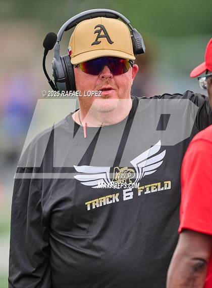 Thumbnail 2 in UIL 3A Track & Field District (200M) photogallery.
