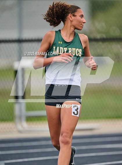 Thumbnail 1 in UIL 3A Track & Field District (200M) photogallery.