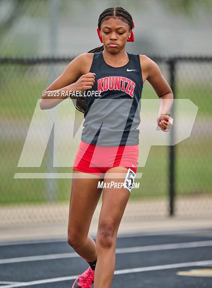 Thumbnail 2 in UIL 3A Track & Field District (200M) photogallery.