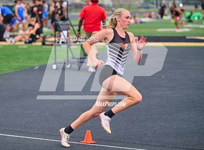 Thumbnail 2 in UIL 3A Track & Field District (200M) photogallery.