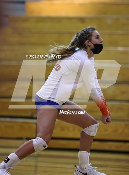 Thumbnail 3 in Cherokee Trail vs Legend (CHSAA 5A Regional Playoff) photogallery.
