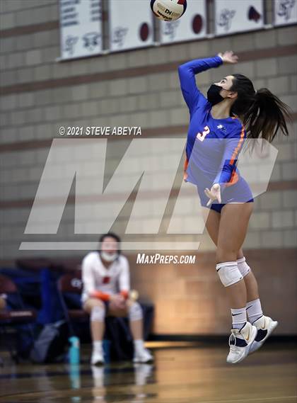 Thumbnail 3 in Cherokee Trail vs Legend (CHSAA 5A Regional Playoff) photogallery.
