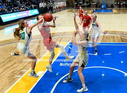 Thumbnail 3 in Farmington vs. Springville (UHSAA 5A Final) photogallery.