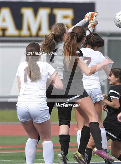 Thumbnail 3 in South vs. Claremont (CIF SS D3 Final) photogallery.