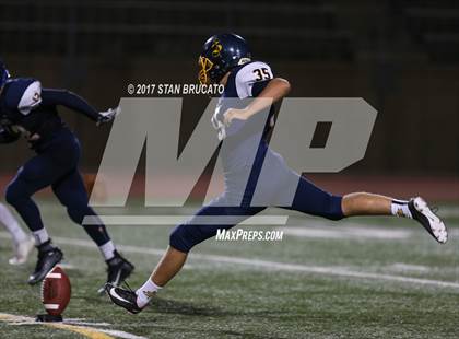Thumbnail 3 in Beckman Patriots vs Crean Lutheran Saints photogallery.
