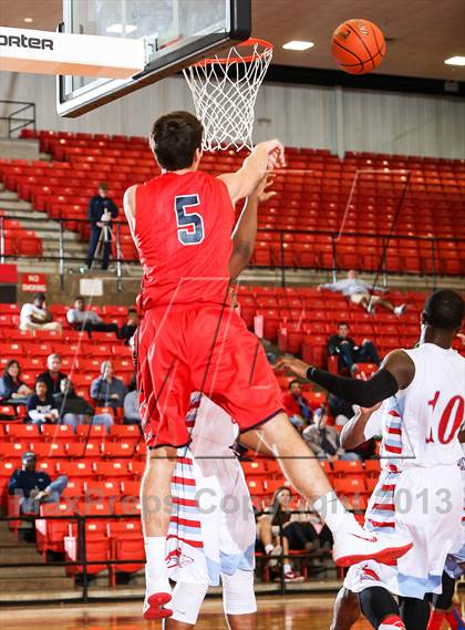 Thumbnail 2 in Hirschi vs. John Paul II (DFW Basketball Challenge) photogallery.