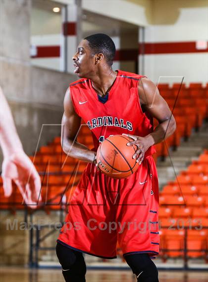 Thumbnail 2 in Hirschi vs. John Paul II (DFW Basketball Challenge) photogallery.