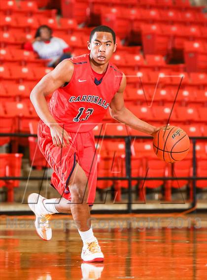 Thumbnail 3 in Hirschi vs. John Paul II (DFW Basketball Challenge) photogallery.