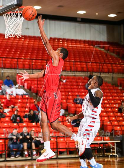 Thumbnail 1 in Hirschi vs. John Paul II (DFW Basketball Challenge) photogallery.