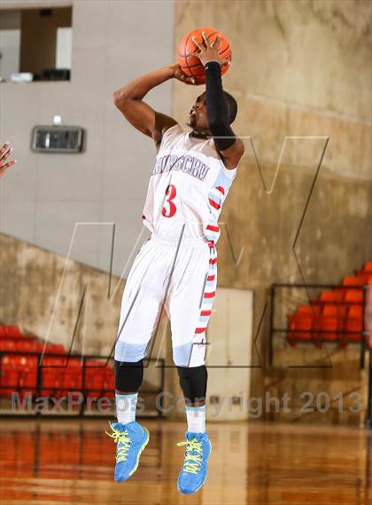 Thumbnail 2 in Hirschi vs. John Paul II (DFW Basketball Challenge) photogallery.