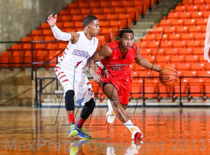 Thumbnail 2 in Hirschi vs. John Paul II (DFW Basketball Challenge) photogallery.