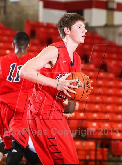 Thumbnail 1 in Hirschi vs. John Paul II (DFW Basketball Challenge) photogallery.