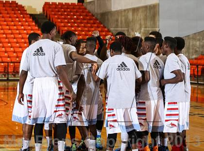 Thumbnail 2 in Hirschi vs. John Paul II (DFW Basketball Challenge) photogallery.