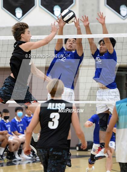 Thumbnail 3 in La Quinta @ Aliso Niguel (CIF SS D3 Playoff) photogallery.