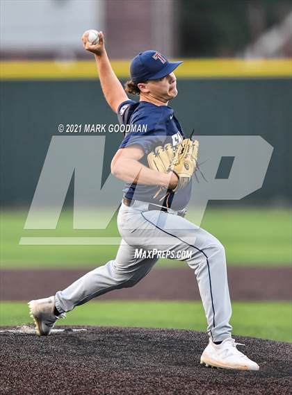 Thumbnail 1 in Tompkins vs Strake Jesuit (UIL 6A Regional Semifinal Playoff)  photogallery.