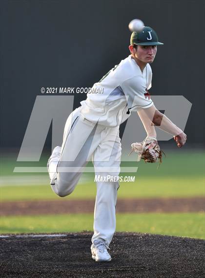 Thumbnail 3 in Tompkins vs Strake Jesuit (UIL 6A Regional Semifinal Playoff)  photogallery.