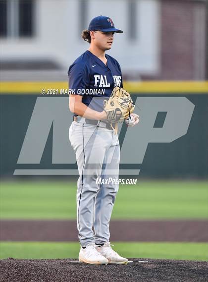 Thumbnail 3 in Tompkins vs Strake Jesuit (UIL 6A Regional Semifinal Playoff)  photogallery.