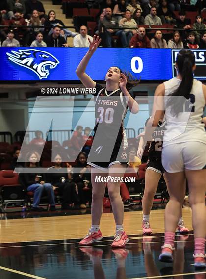 Thumbnail 2 in Croton-Harmon vs Putnam Vally (Section 1 Class B Semifinal) photogallery.