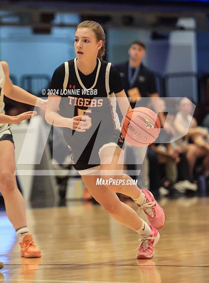 Thumbnail 3 in Croton-Harmon vs Putnam Vally (Section 1 Class B Semifinal) photogallery.