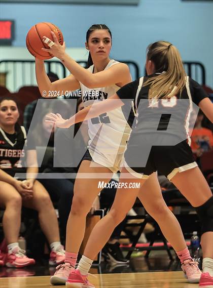 Thumbnail 1 in Croton-Harmon vs Putnam Vally (Section 1 Class B Semifinal) photogallery.
