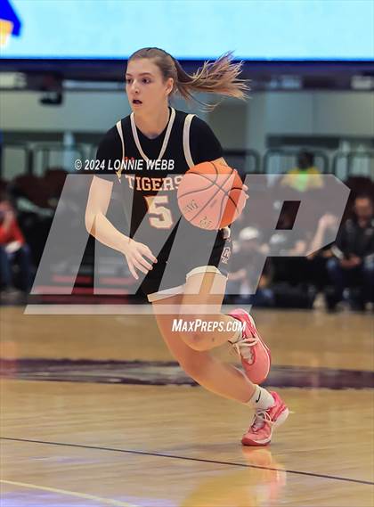 Thumbnail 1 in Croton-Harmon vs Putnam Vally (Section 1 Class B Semifinal) photogallery.