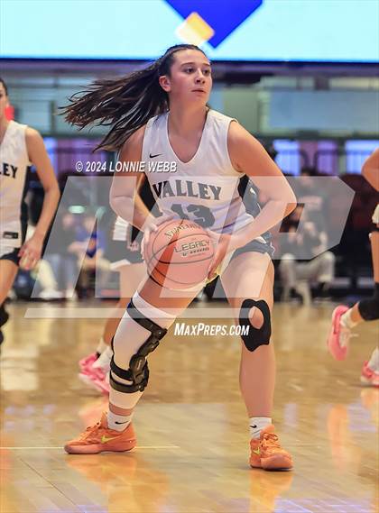 Thumbnail 2 in Croton-Harmon vs Putnam Vally (Section 1 Class B Semifinal) photogallery.