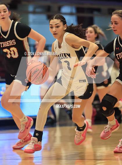 Thumbnail 3 in Croton-Harmon vs Putnam Vally (Section 1 Class B Semifinal) photogallery.