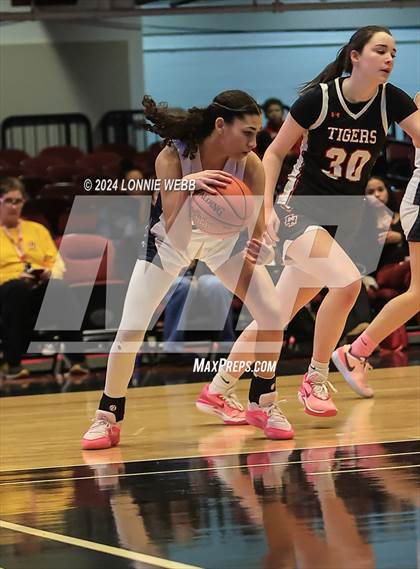 Thumbnail 3 in Croton-Harmon vs Putnam Vally (Section 1 Class B Semifinal) photogallery.