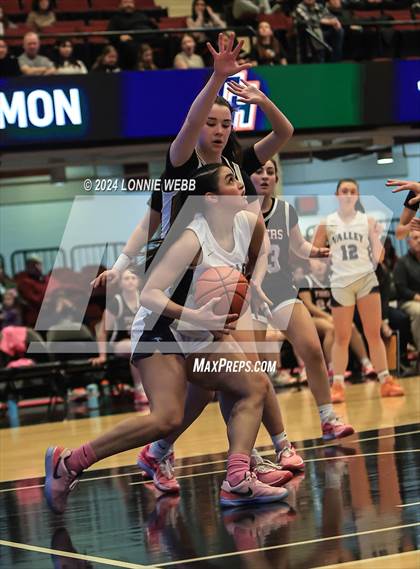 Thumbnail 2 in Croton-Harmon vs Putnam Vally (Section 1 Class B Semifinal) photogallery.
