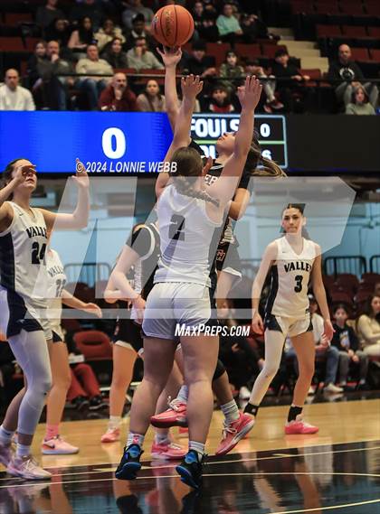Thumbnail 1 in Croton-Harmon vs Putnam Vally (Section 1 Class B Semifinal) photogallery.