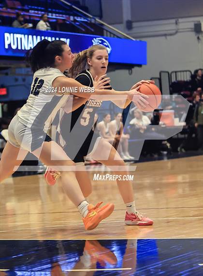 Thumbnail 2 in Croton-Harmon vs Putnam Vally (Section 1 Class B Semifinal) photogallery.