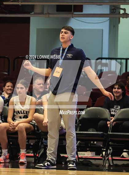 Thumbnail 3 in Croton-Harmon vs Putnam Vally (Section 1 Class B Semifinal) photogallery.