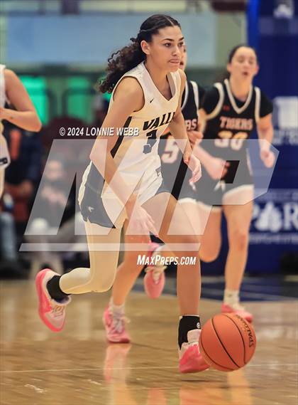 Thumbnail 1 in Croton-Harmon vs Putnam Vally (Section 1 Class B Semifinal) photogallery.
