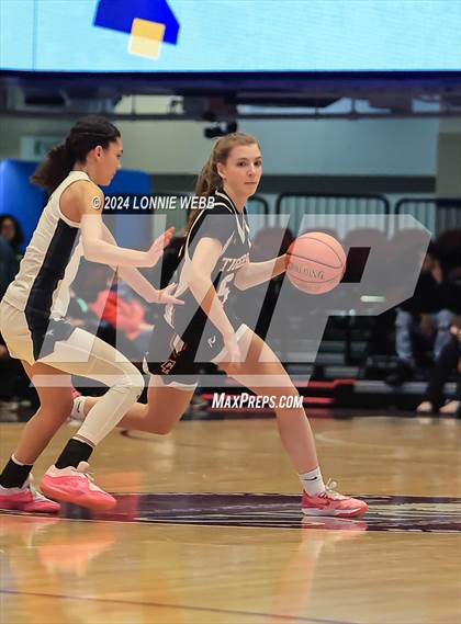 Thumbnail 2 in Croton-Harmon vs Putnam Vally (Section 1 Class B Semifinal) photogallery.