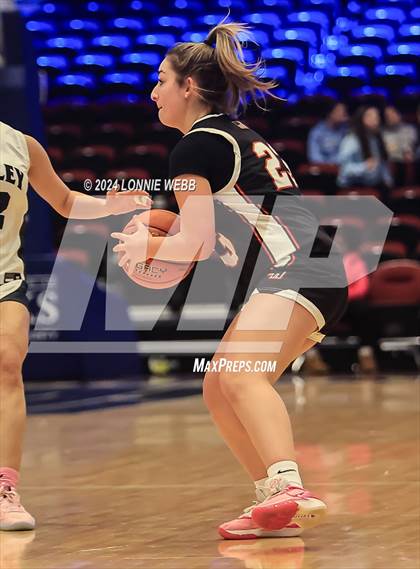 Thumbnail 2 in Croton-Harmon vs Putnam Vally (Section 1 Class B Semifinal) photogallery.