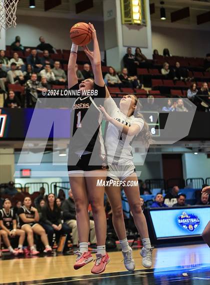 Thumbnail 1 in Croton-Harmon vs Putnam Vally (Section 1 Class B Semifinal) photogallery.