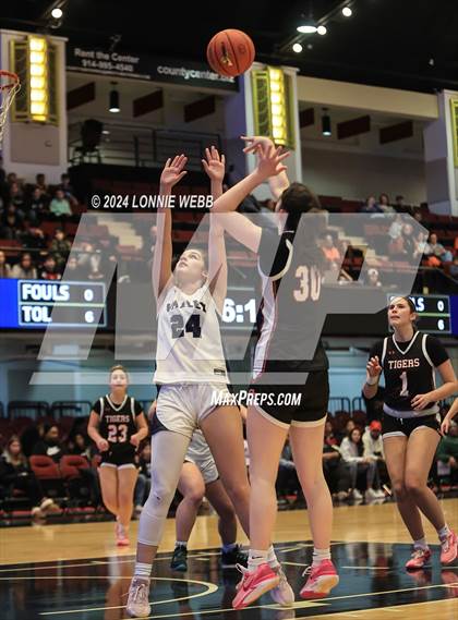 Thumbnail 1 in Croton-Harmon vs Putnam Vally (Section 1 Class B Semifinal) photogallery.