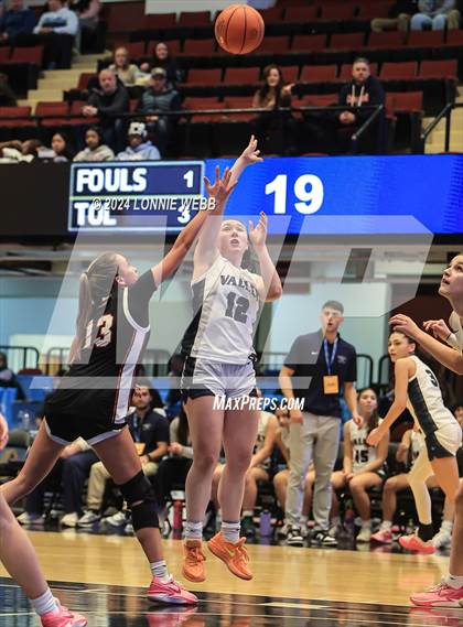 Thumbnail 2 in Croton-Harmon vs Putnam Vally (Section 1 Class B Semifinal) photogallery.