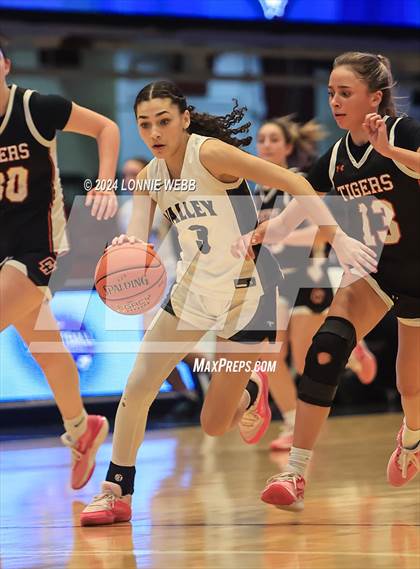 Thumbnail 1 in Croton-Harmon vs Putnam Vally (Section 1 Class B Semifinal) photogallery.