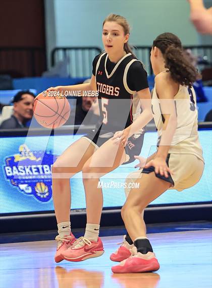 Thumbnail 3 in Croton-Harmon vs Putnam Vally (Section 1 Class B Semifinal) photogallery.