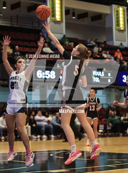 Thumbnail 1 in Croton-Harmon vs Putnam Vally (Section 1 Class B Semifinal) photogallery.