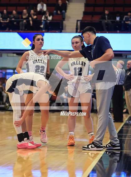 Thumbnail 1 in Croton-Harmon vs Putnam Vally (Section 1 Class B Semifinal) photogallery.