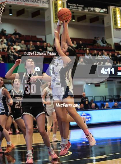 Thumbnail 3 in Croton-Harmon vs Putnam Vally (Section 1 Class B Semifinal) photogallery.