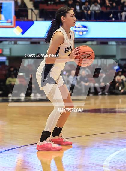 Thumbnail 1 in Croton-Harmon vs Putnam Vally (Section 1 Class B Semifinal) photogallery.