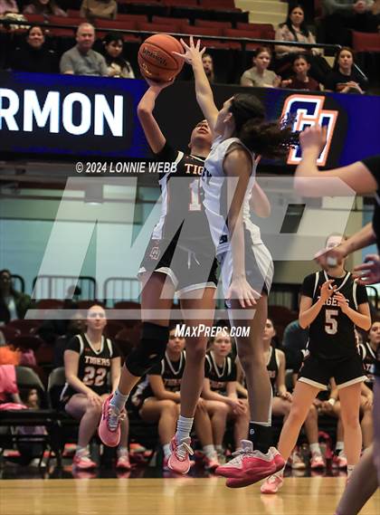 Thumbnail 1 in Croton-Harmon vs Putnam Vally (Section 1 Class B Semifinal) photogallery.