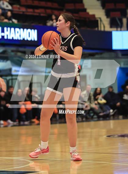 Thumbnail 3 in Croton-Harmon vs Putnam Vally (Section 1 Class B Semifinal) photogallery.