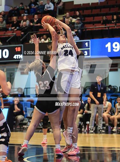 Thumbnail 3 in Croton-Harmon vs Putnam Vally (Section 1 Class B Semifinal) photogallery.